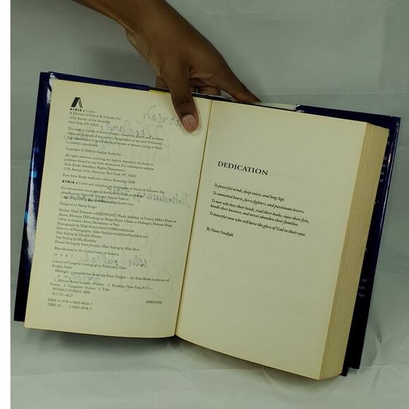 Midnight: A Gangster Love Story by Sister Souljah Signed 1st Ed HC 2008 - Picture 4 of 5